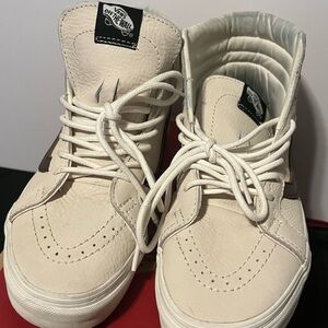 SK8-Hi Hightop Cream Vans